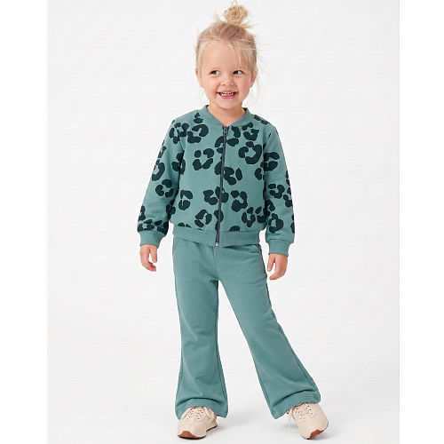 костюмы спортивные 